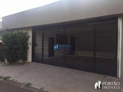 Imóvel Comercial com 3 Quartos à venda, 302m² no Vila Guedes de Azevedo, Bauru
