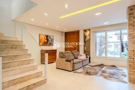 Sobrado com 3 Quartos à venda, 228m² no Espírito Santo, Porto Alegre