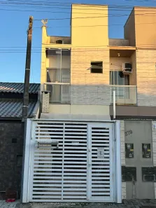 Sobrado com 2 Quartos para alugar, 70m² no Itacolomi, Balneário Piçarras