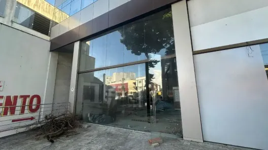 Ponto Comercial para alugar, 244m² no Parque Residencial Laranjeiras, Serra