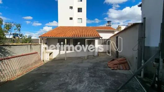 Casa com 2 Quartos para alugar, 76m² no Jardim dos Comerciários (Venda Nova), Belo Horizonte