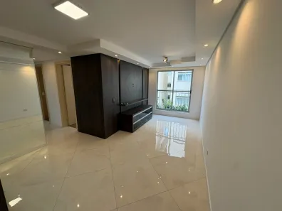 Apartamento com 3 Quartos para alugar, 58m² no Santa Cândida, Curitiba
