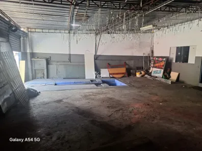 Galpão/Depósito/Armazém para alugar, 250m² no Vila Curuçá, Santo André
