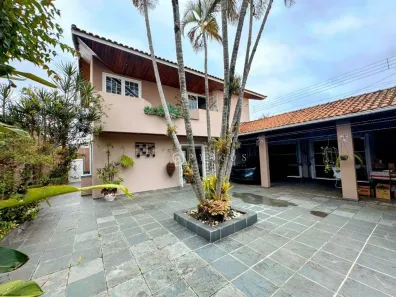 Sobrado com 3 Quartos à venda, 236m² no Jardim Siesta, Jacareí