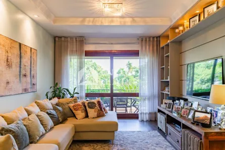 Apartamento com 3 Quartos à venda, 210m² no Jardim do Salso, Porto Alegre