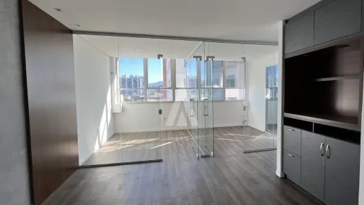 Sala Comercial à venda, 75m² no Centro, Joinville