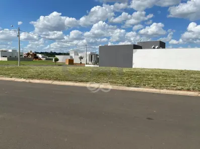 Lote/Terreno à venda, 693m² no Secção A, Holambra