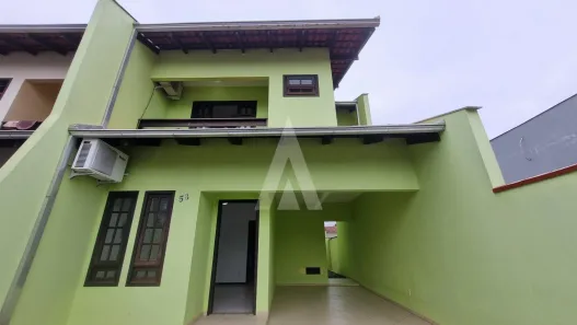 Casa com 2 Quartos para alugar, 82m² no Floresta, Joinville