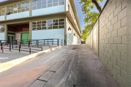 Prédio Comercial à venda, 2000m² no Lapa de Baixo, São Paulo