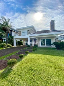 Sobrado com 5 Quartos à venda, 350m² no Maristela, Xangri-Lá