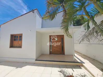 Casa com 3 Quartos para alugar, 110m² no São José, Montes Claros