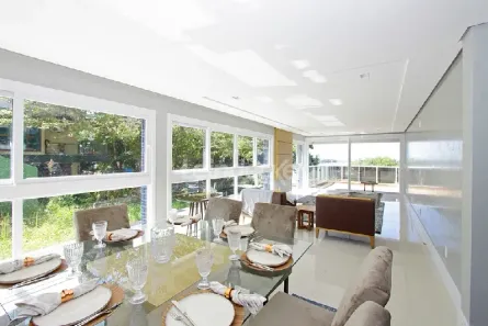 Apartamento com 3 Quartos para alugar, 162m² no Vila Assunção, Porto Alegre