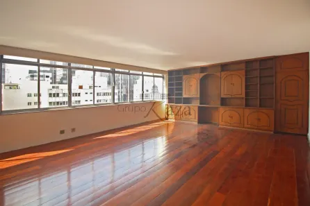 Apartamento com 3 Quartos à venda, 212m² no Cerqueira César, São Paulo