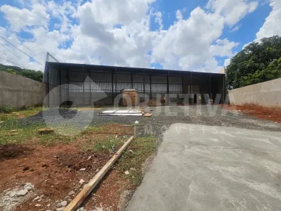 Galpão/Depósito/Armazém para alugar, 300m² no Presidente Roosevelt, Uberlândia