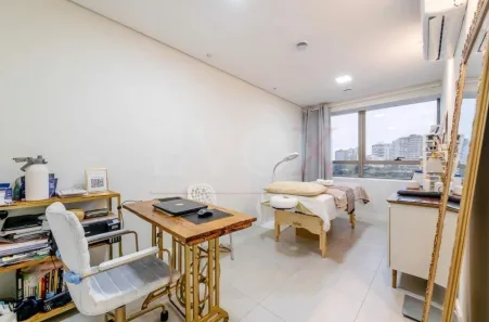 Sala Comercial à venda, 37m² no Chácara das Pedras, Porto Alegre