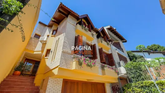 Casa com 3 Quartos à venda, 261m² no Chácara das Pedras, Porto Alegre