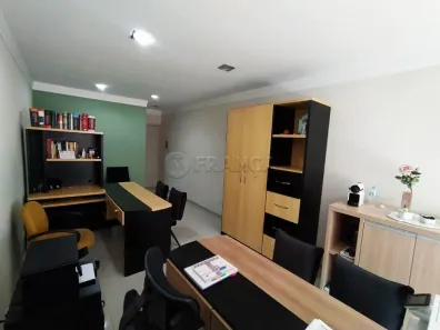 Sala Comercial à venda, 32m² no Centro, Jacareí