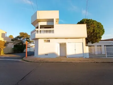 Sobrado com 3 Quartos para alugar, 229m² no Vila Faria, São Carlos