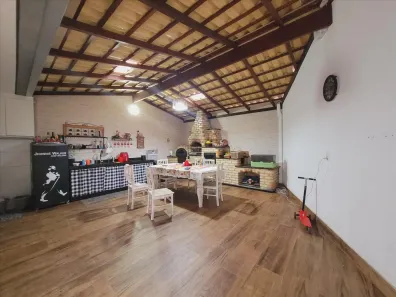 Casa com 3 Quartos à venda, 226m² no Santa Helena, Contagem