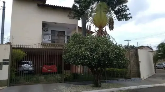 Casa com 5 Quartos à venda, 330m² no Residencial Balneário, Goiânia
