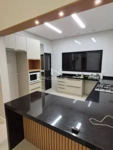 Casa de Condomínio com 3 Quartos para alugar, 150m² no Jardim Jacinto, Jacareí
