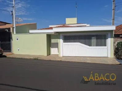 Sobrado com 3 Quartos para alugar, 225m² no Jardim São Carlos, São Carlos