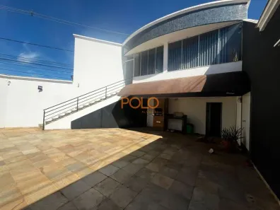 Casa com 3 Quartos para alugar, 150m² no Morada da Colina, Uberlândia