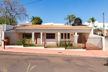 Casa com 4 Quartos à venda, 270m² no Jardim Panorama, Arapongas