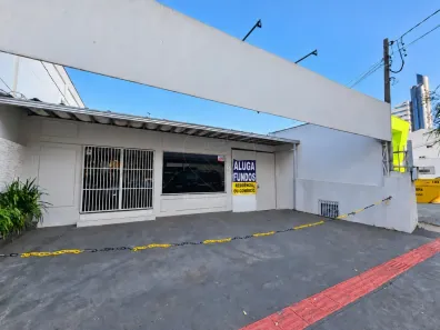 Casa com 4 Quartos para alugar, 150m² no Vila Ipiranga, Londrina