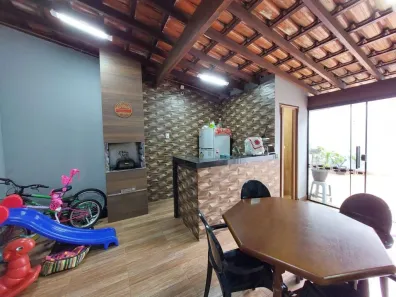 Casa com 3 Quartos à venda, 220m² no Planalto, Uberlândia