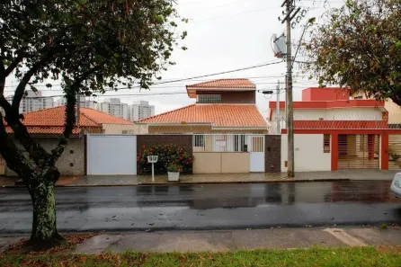 Sobrado com 4 Quartos à venda, 400m² no Vila Viotto, Jundiaí