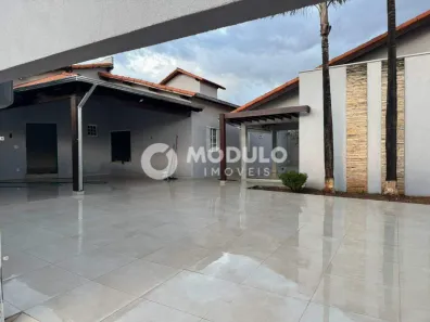 Casa com 3 Quartos à venda, 300m² no Luizote de Freitas, Uberlândia