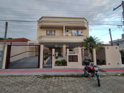 Apartamento com 2 Quartos para alugar, 52m² no Forquilhinha, São José
