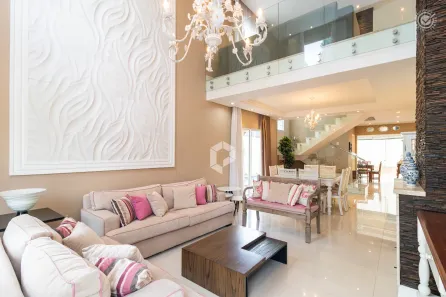 Casa de Condomínio com 3 Quartos para alugar, 202m² no Santa Felicidade, Curitiba