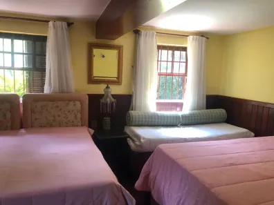 Casa com 5 Quartos para venda ou aluguel, 600m² no Itaipava, Petrópolis