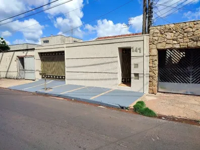 Casa com 3 Quartos à venda, 202m² no Doutor Tancredo de Almeida Neves, Araraquara