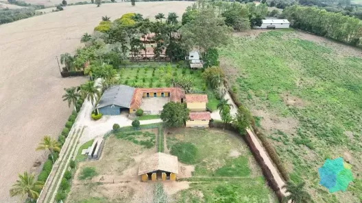 Fazenda/Sítio à venda, 200m² no Centro, Capão Bonito