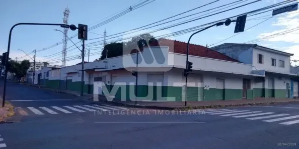 Prédio Comercial com 1 Quarto à venda, 1100m² no Nossa Senhora Aparecida, Uberlândia