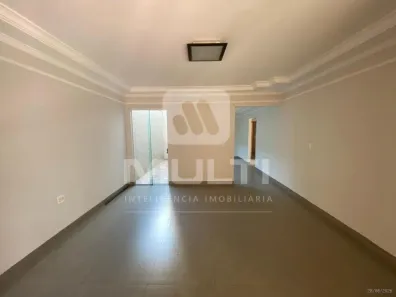 Casa com 3 Quartos à venda, 250m² no Presidente Roosevelt, Uberlândia