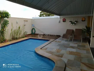 Casa de Condomínio com 3 Quartos à venda, 300m² no Aclimação, Uberlândia