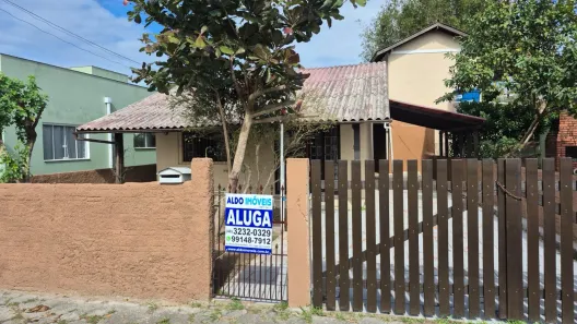 Casa com 2 Quartos para alugar, 60m² no Barra da Lagoa, Florianópolis