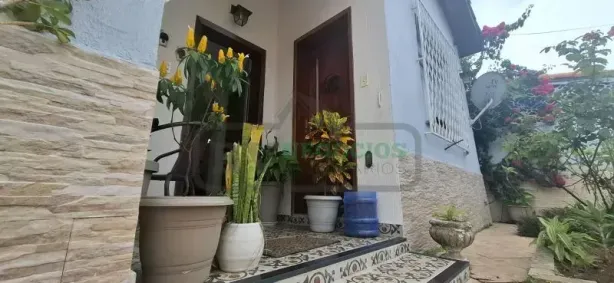 Sobrado com 4 Quartos à venda, 320m² no Industrial, Juiz de Fora