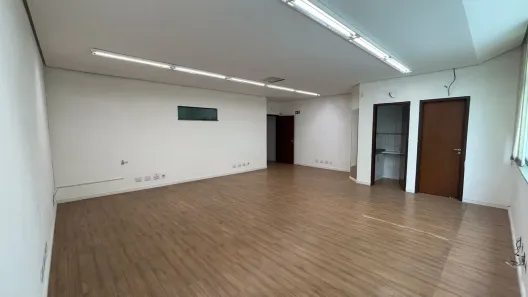 Prédio Comercial para alugar, 750m² no Vila Carrão, São Paulo