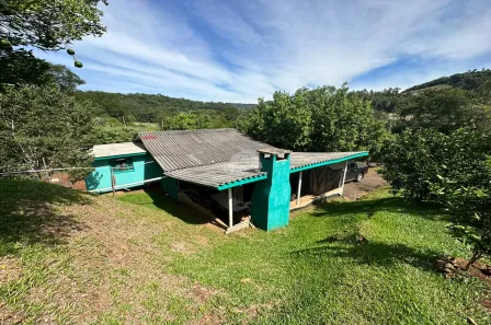 Fazenda/Sítio com 4 Quartos à venda, 140m² no Área Rural de Pato Branco, Pato Branco