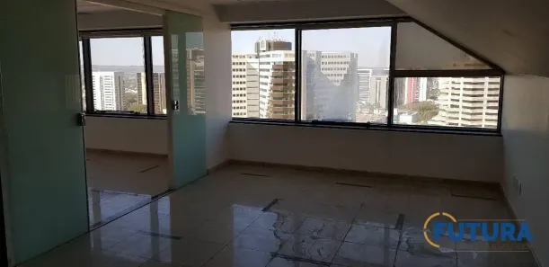 Sala Comercial à venda, 136m² no Asa Norte, Brasília