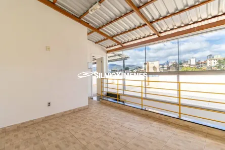 Casa com 3 Quartos à venda, 500m² no Sagrada Família, Belo Horizonte