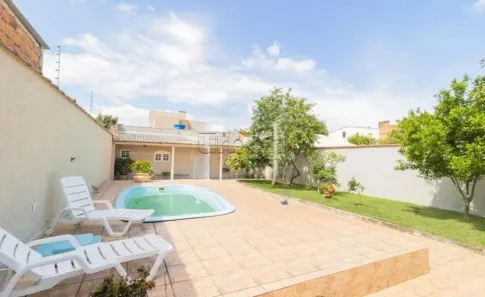 Casa com 3 Quartos à venda, 200m² no Niterói, Canoas