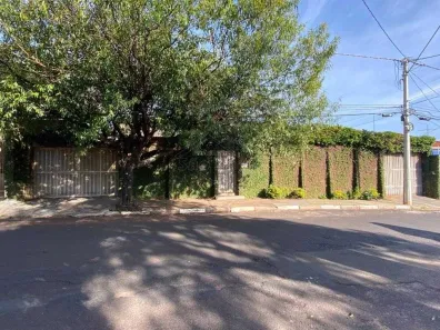 Casa com 5 Quartos à venda, 441m² no Vila José Bonifácio, Araraquara