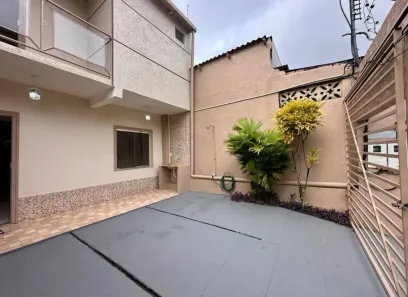 Casa com 3 Quartos para alugar, 150m² no Parque 10 de Novembro, Manaus