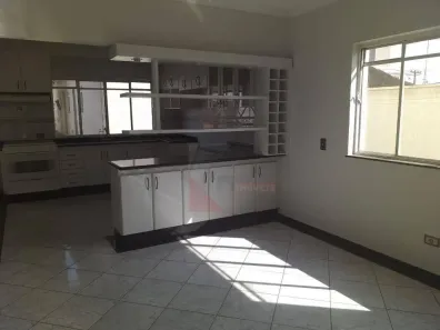 Casa com 4 Quartos à venda, 300m² no Vila Cordenonsi, Americana